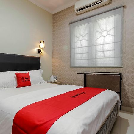 Reddoorz Plus Near Lippo Cikarang Mall Bekasi Dış mekan fotoğraf