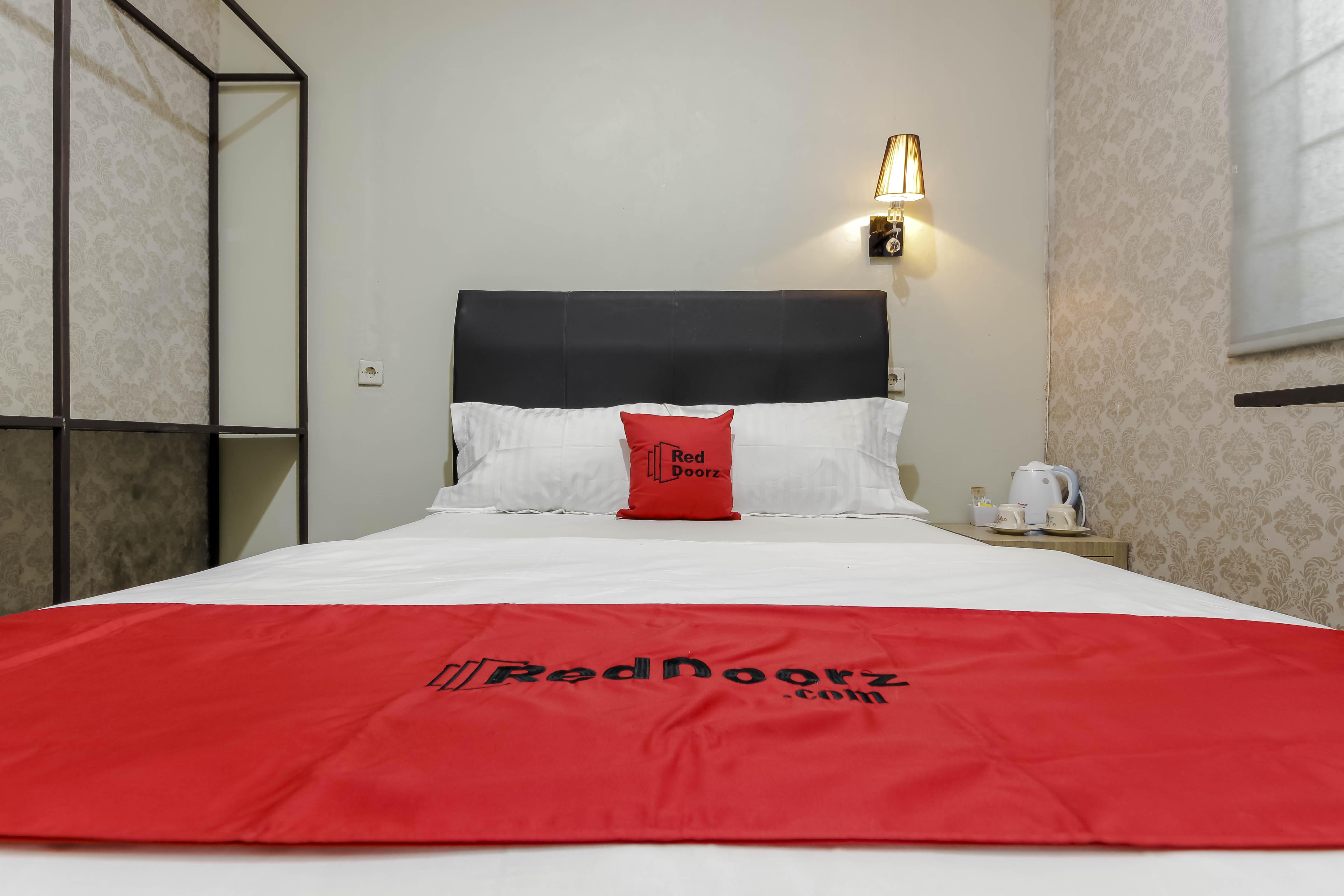 Reddoorz Plus Near Lippo Cikarang Mall Bekasi Dış mekan fotoğraf
