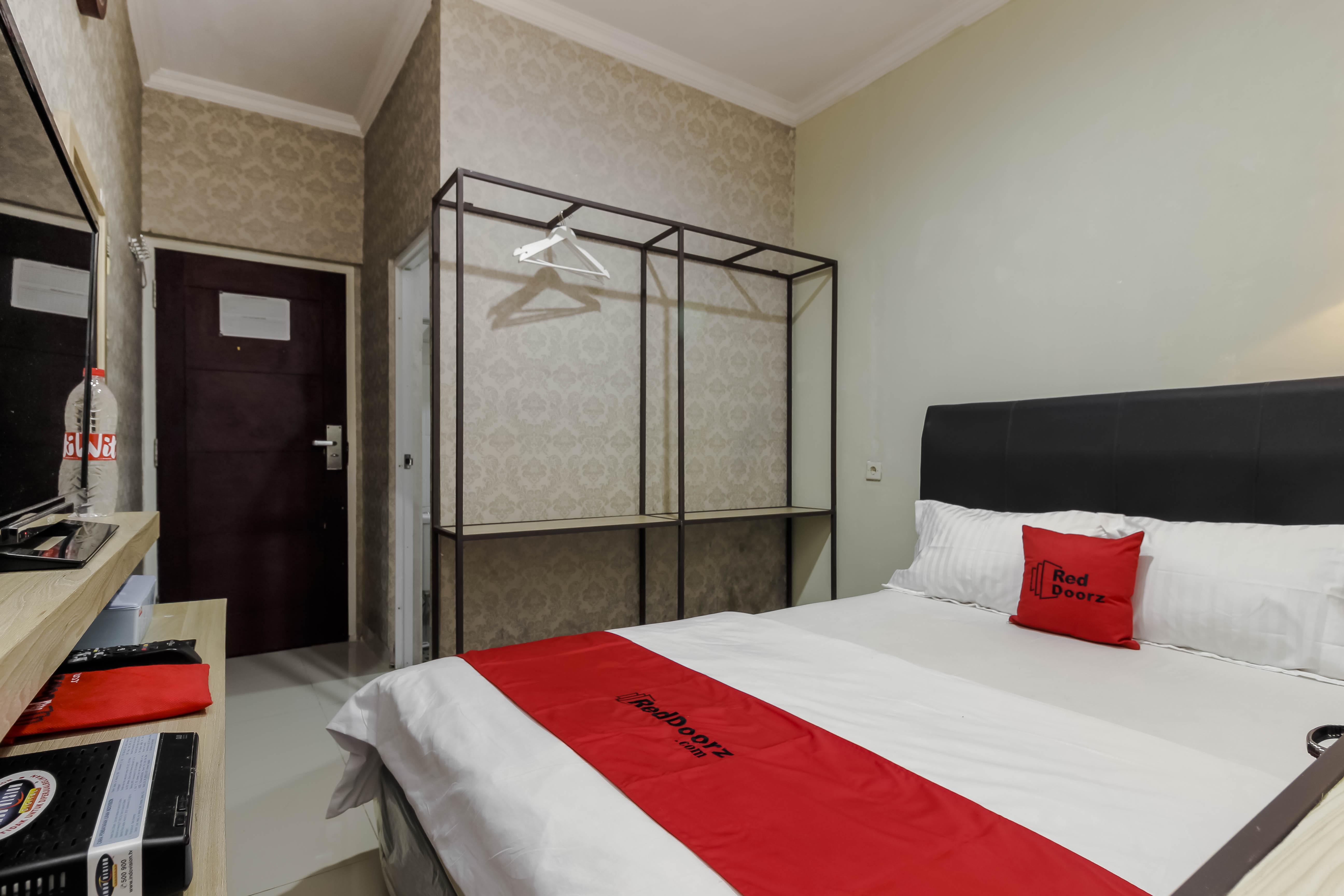 Reddoorz Plus Near Lippo Cikarang Mall Bekasi Dış mekan fotoğraf