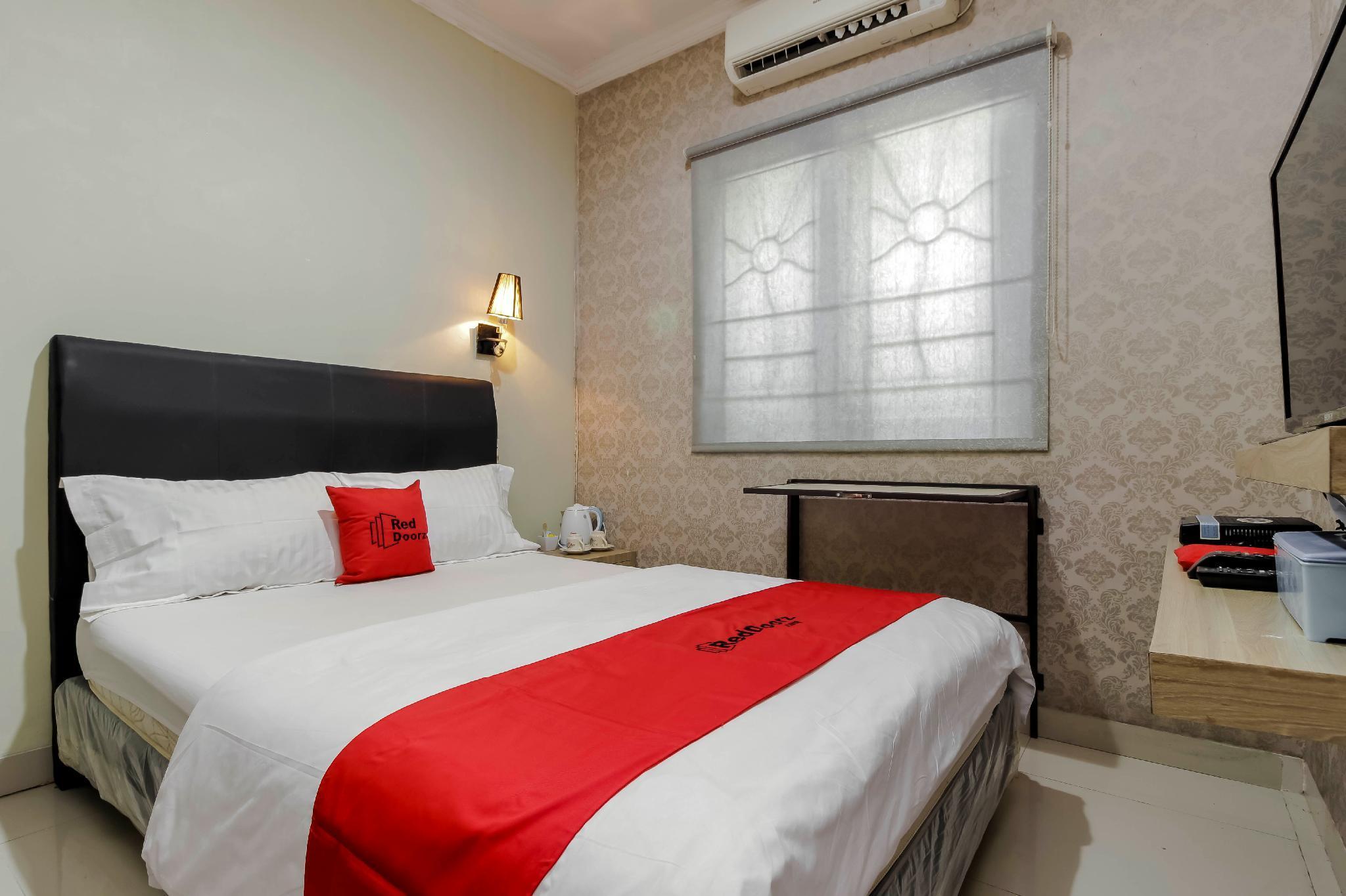 Reddoorz Plus Near Lippo Cikarang Mall Bekasi Dış mekan fotoğraf
